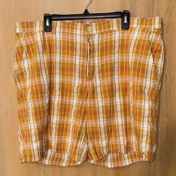 Bills Khakis plaid shorts - Picture 1 of 4